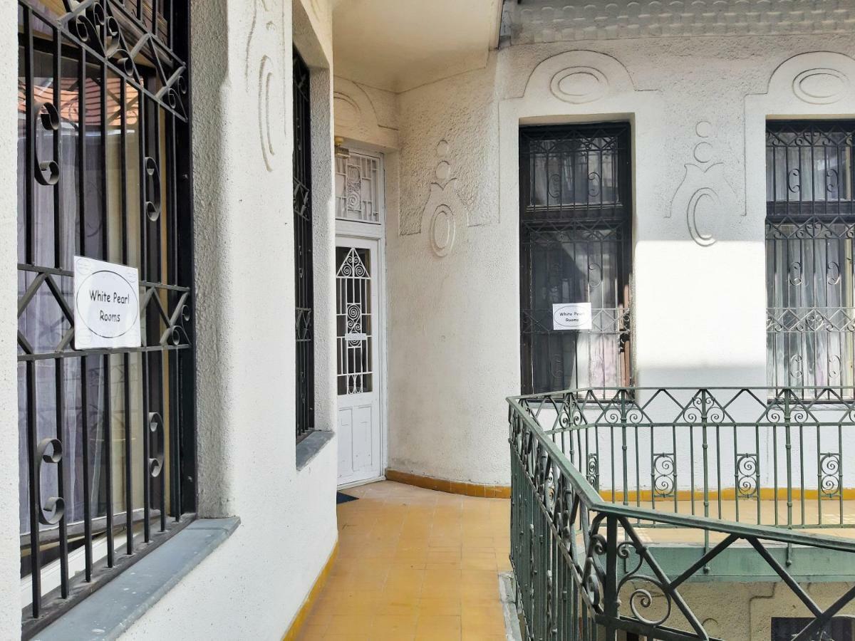 White Pearl Rooms Near Gozsdu Budapest Exterior photo